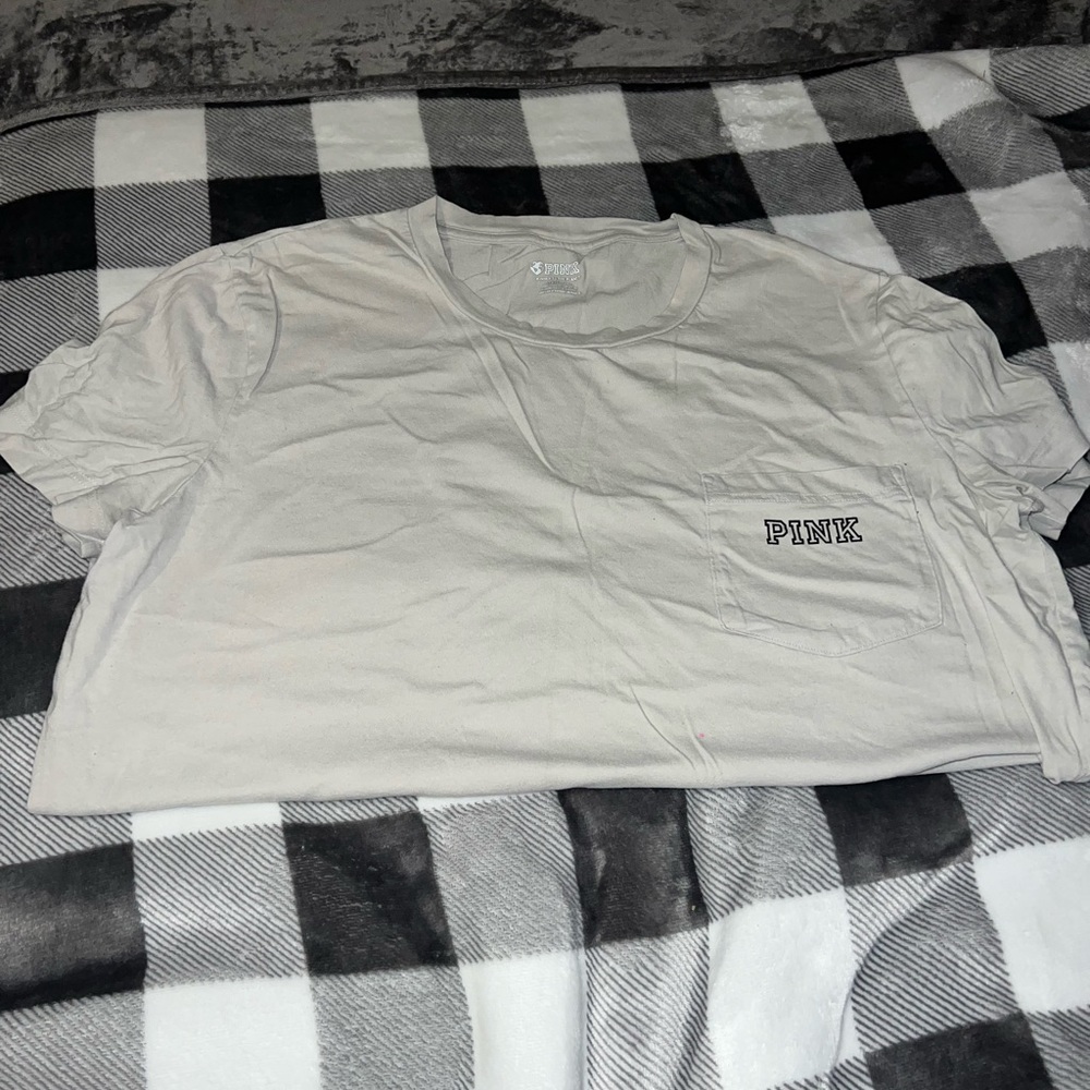 Grey PINK short sleeve t shirt.
